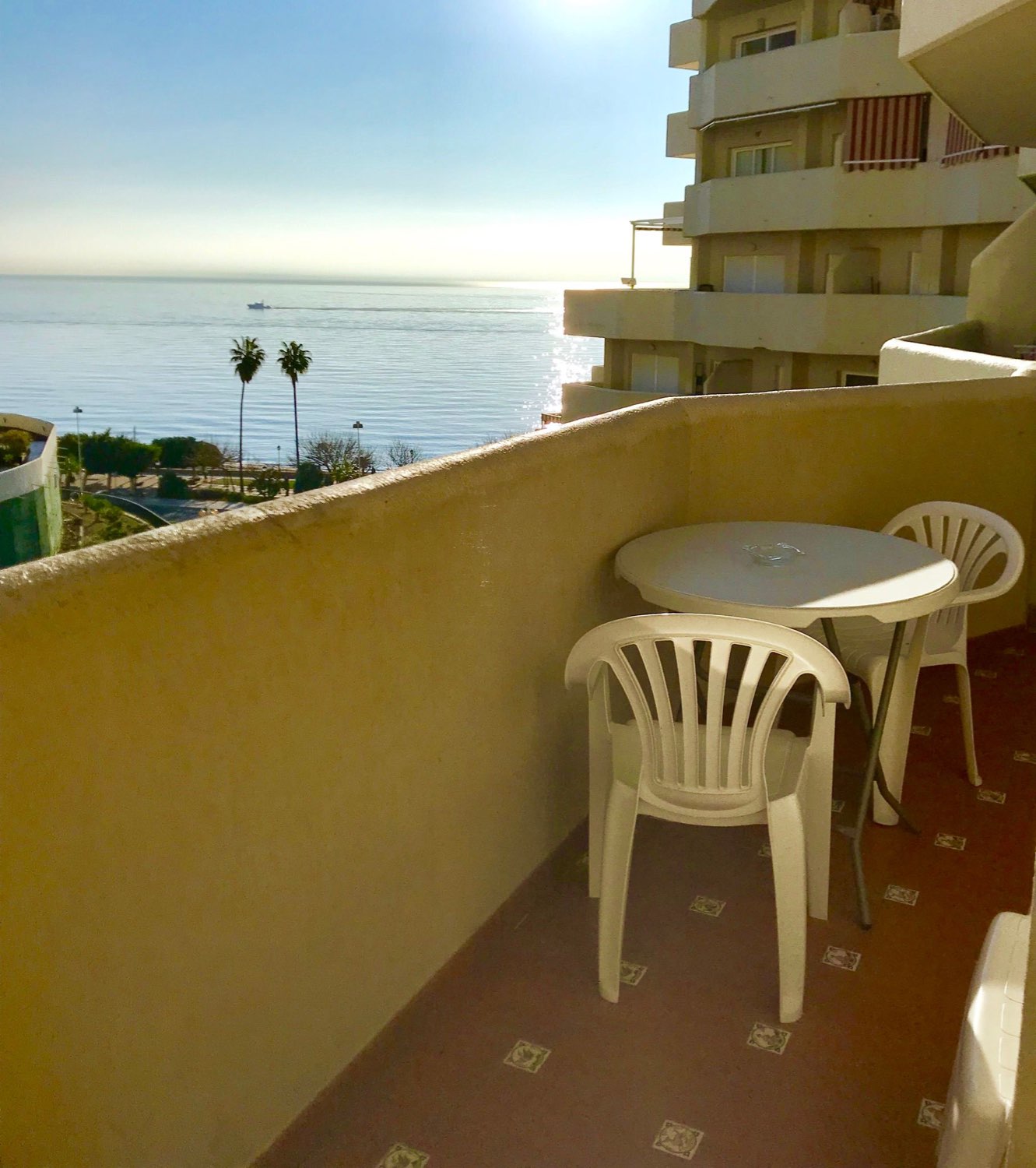 Magnifique appartement avec vue sur la mer à louer MID SAISON du 1/11/2024 au 31/1/2025 en 1ère ligne de plage à BENALMADENA