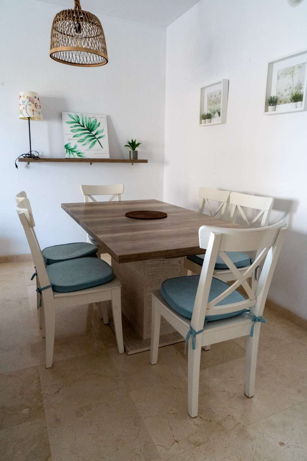 Vacker lägenhet uthyres från 01/10/2024 - 30/06/2025 med havsutsikt i Fuengirola
