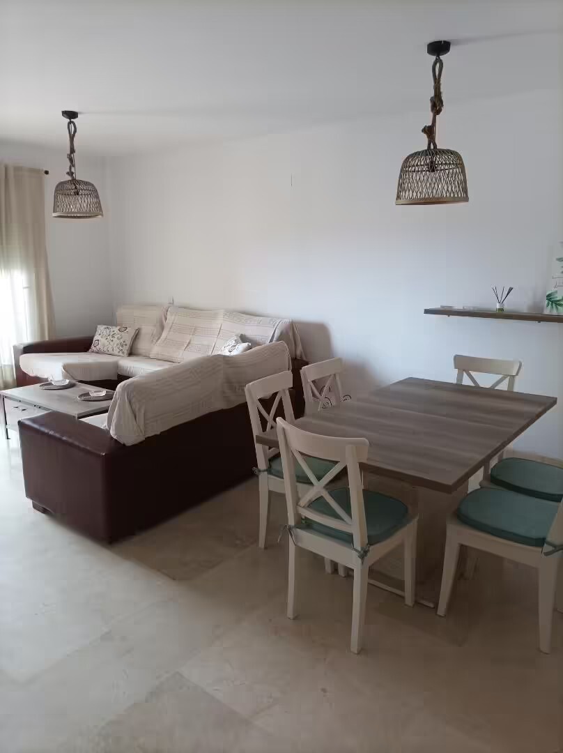 Schöne Wohnung zu vermieten vom 01.10.2024 - 30.06.2025 mit Meerblick in Fuengirola