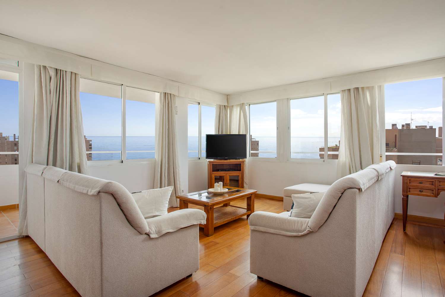 HALF SEASON FOR RENT from 01/09/2024 - 31/03/2025 MAGNIFICENT 2 BEDROOM APARTMENT WITH SEA VIEW IN PLAYAMAR
