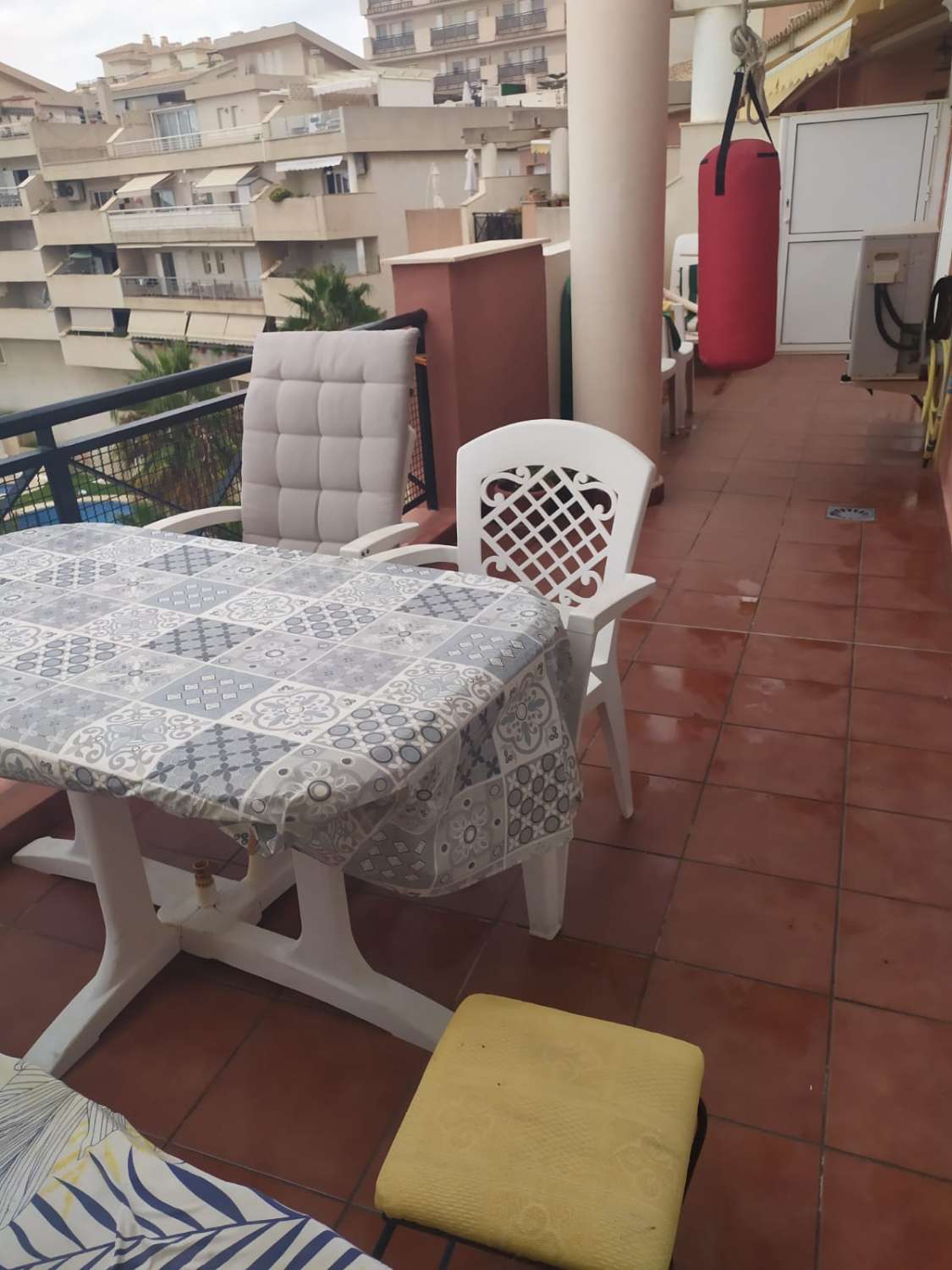 For rent MID SEASON from 1/9/2024 - 30/6/2025 beautiful apartment on the 2nd line of the beach with sea views in Benalmadena.