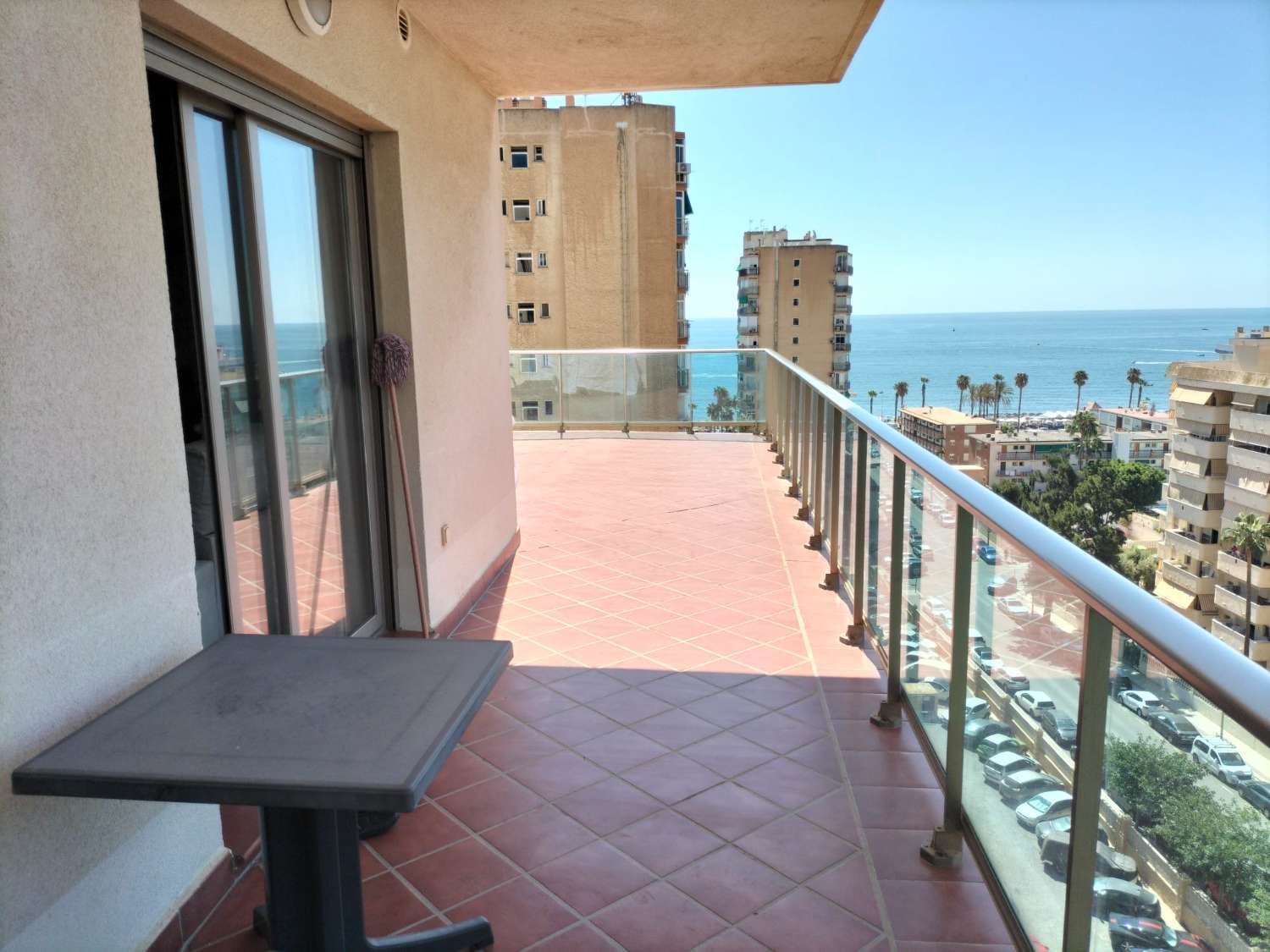 Se alquila desde 01/09/2024 - 30/06/2025  magnifico apartamento con increíbles vistas al mar en Benalmadena a 150 metros de la playa
