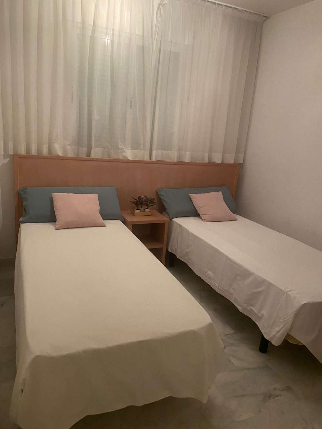 MEDIA TEMPORADA  Se alquila desde 20/9/2023 - 30/06/2024 bonito Atico dúplex  con vistas al mar en Nueva Torrequebrada, Benalmádena