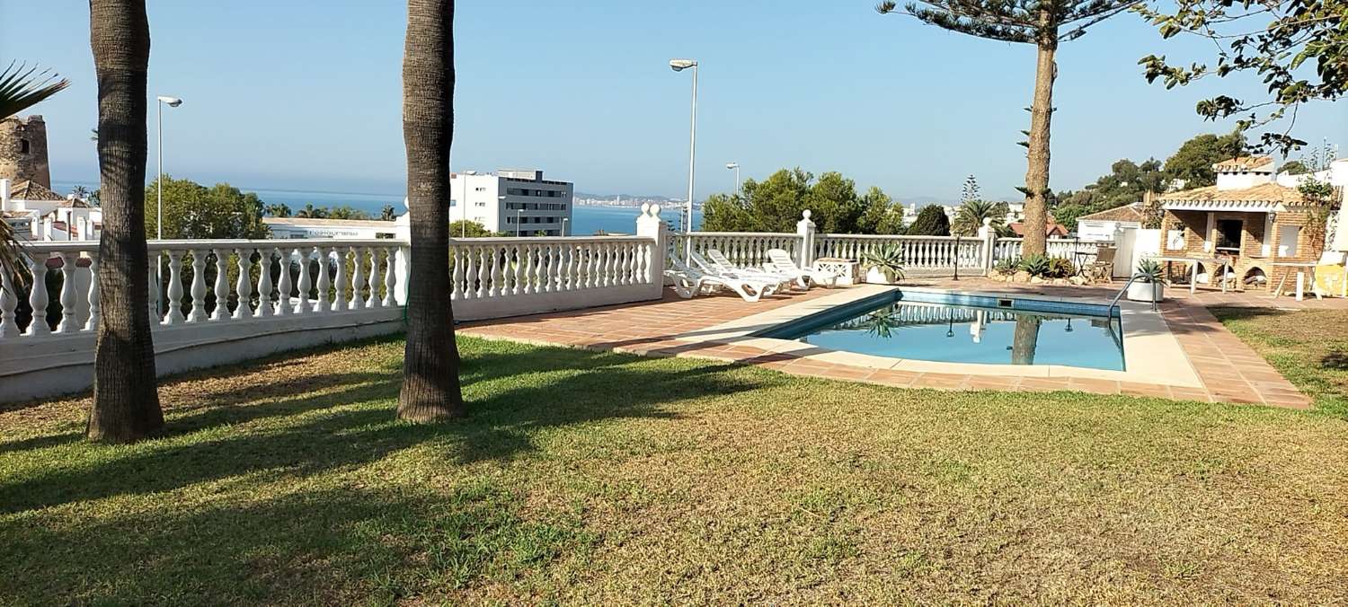 Belle villa individuelle avec vue sur la mer à louer du 1.9.24 au 15.6.25 À TORREMUELLE (BENALMADENA)