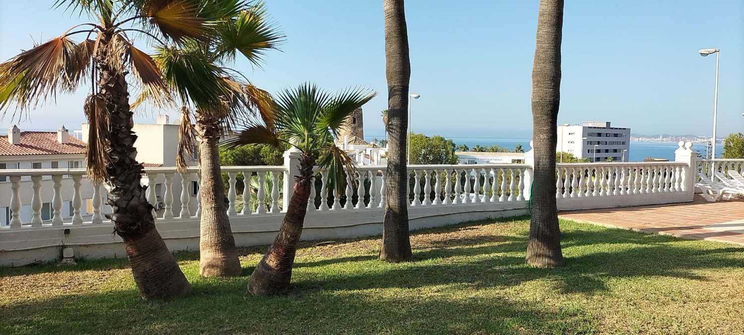 Belle villa individuelle avec vue sur la mer à louer du 1.9.24 au 15.6.25 À TORREMUELLE (BENALMADENA)