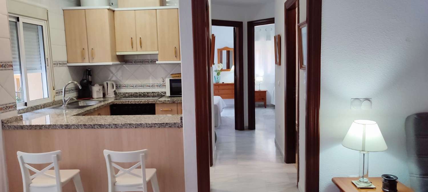 Mellansäsong . Uthyres 01/09/2024 - 31/05/2025 Trevlig lägenhet på 2: a raden av stranden i Fuengirola