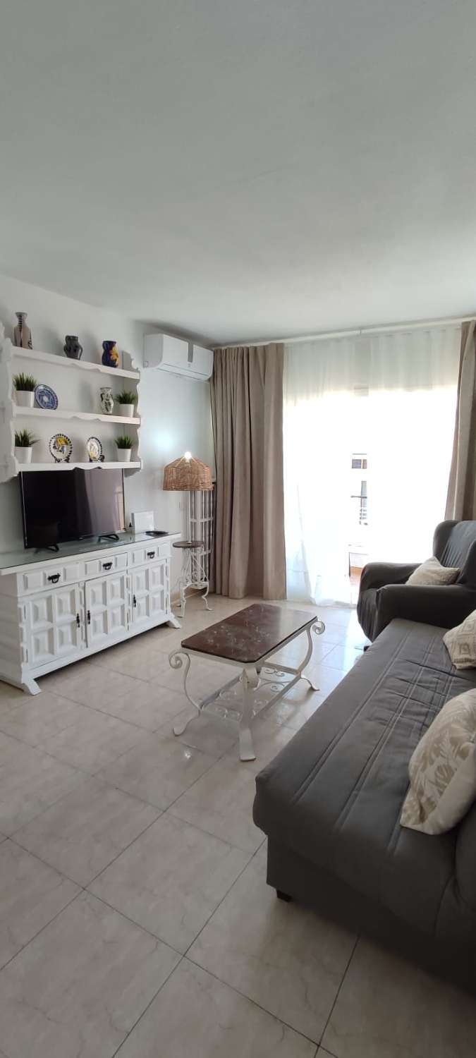 Media temporada. Se alquila del 1/04/2025-30/6/2025 apartamento en 1ª linea de playa en Fuengirola