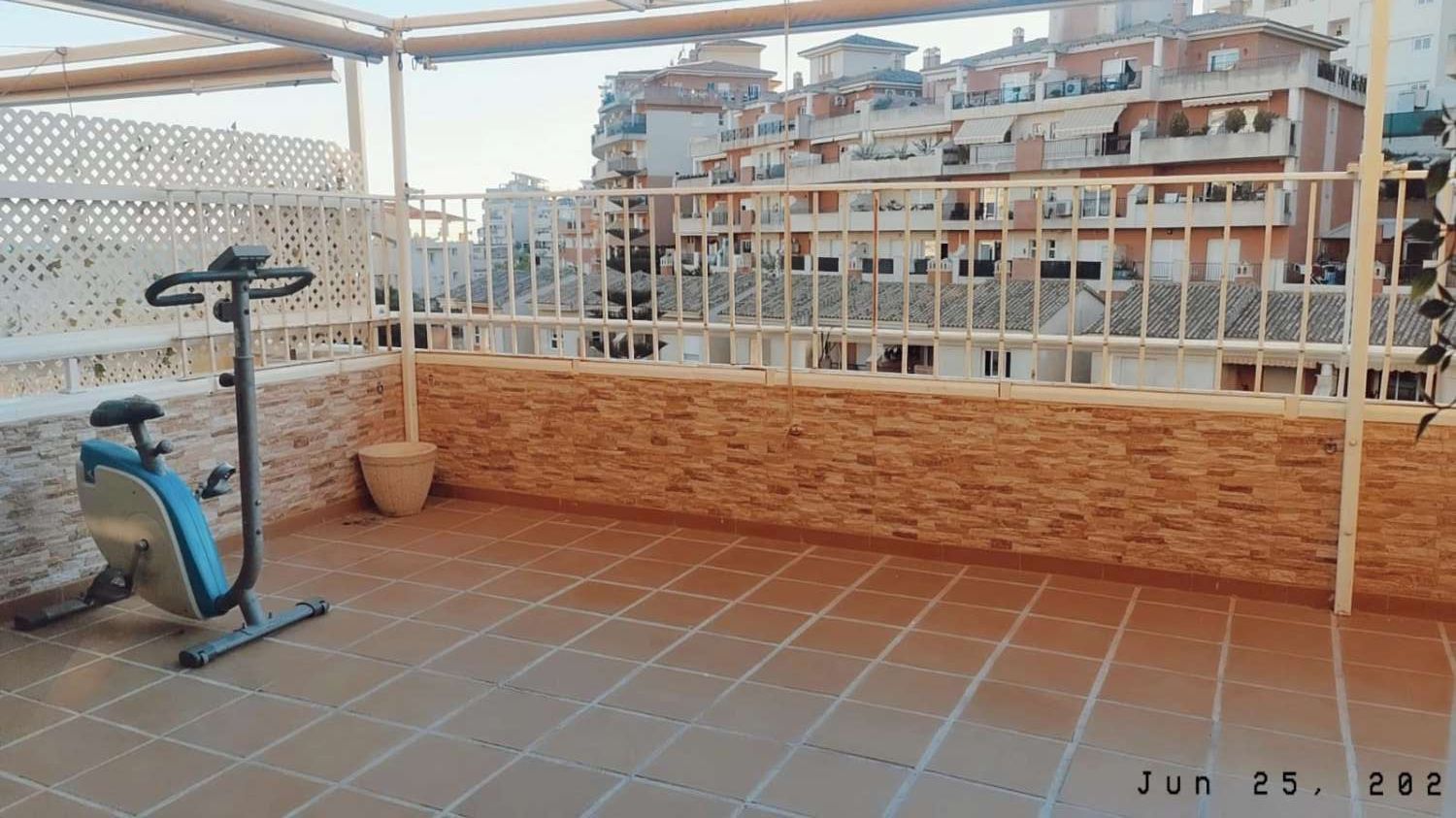 Se vende precioso apartamento  con vistas al mar en Benalmadena