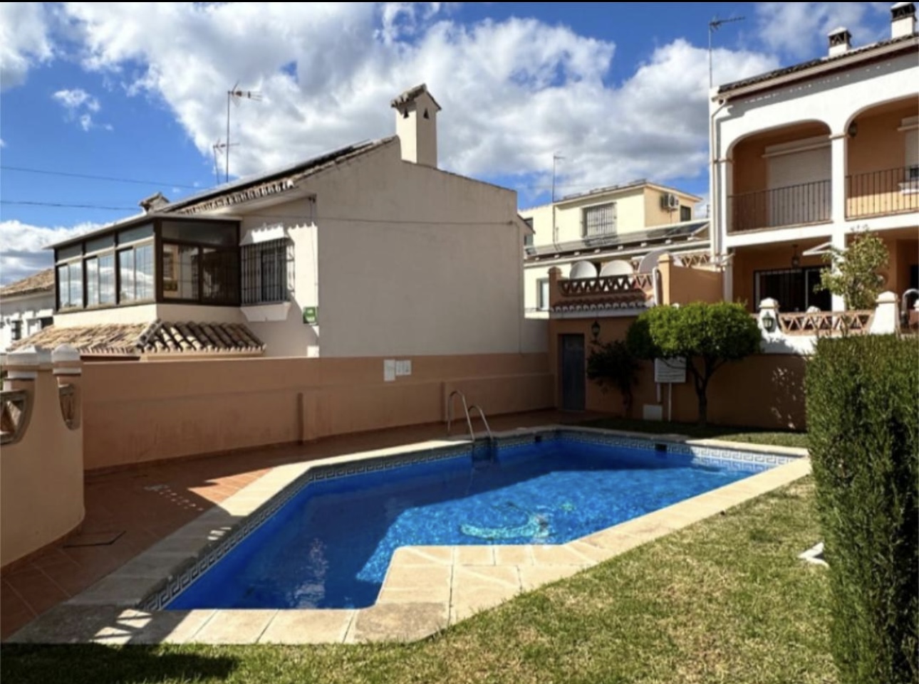 Villa til salg i Los Pacos (Fuengirola)