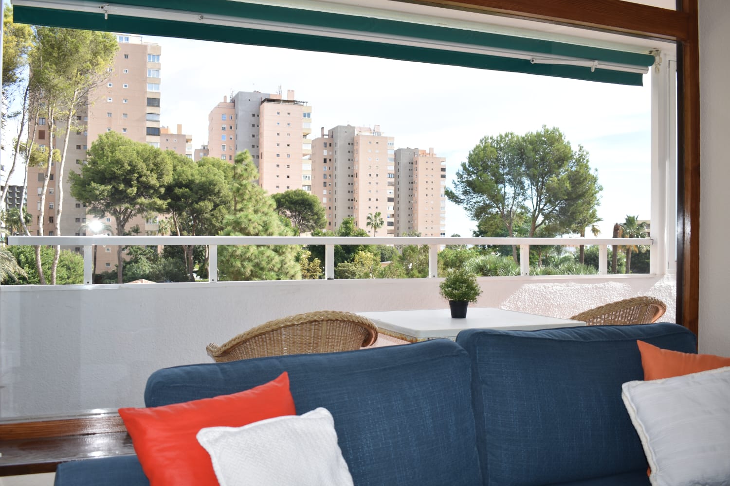 For rent from 01/09/2024-31/03/2024 and from 01/04/2024-30/06/2024 magnificent renovated apartment with sea views in Playamar.