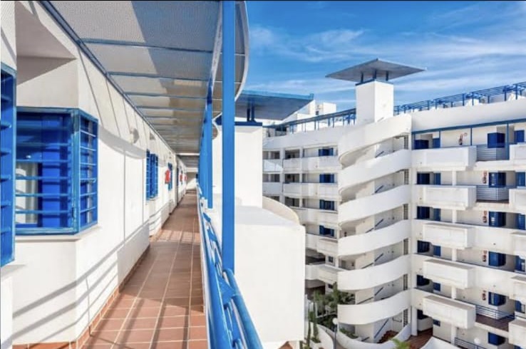 Se  alquila con opción a compra desde 1.9.24   bonito Atico  Duplex  con vistas al mar  a 200 metros de la playa en Benalmadena