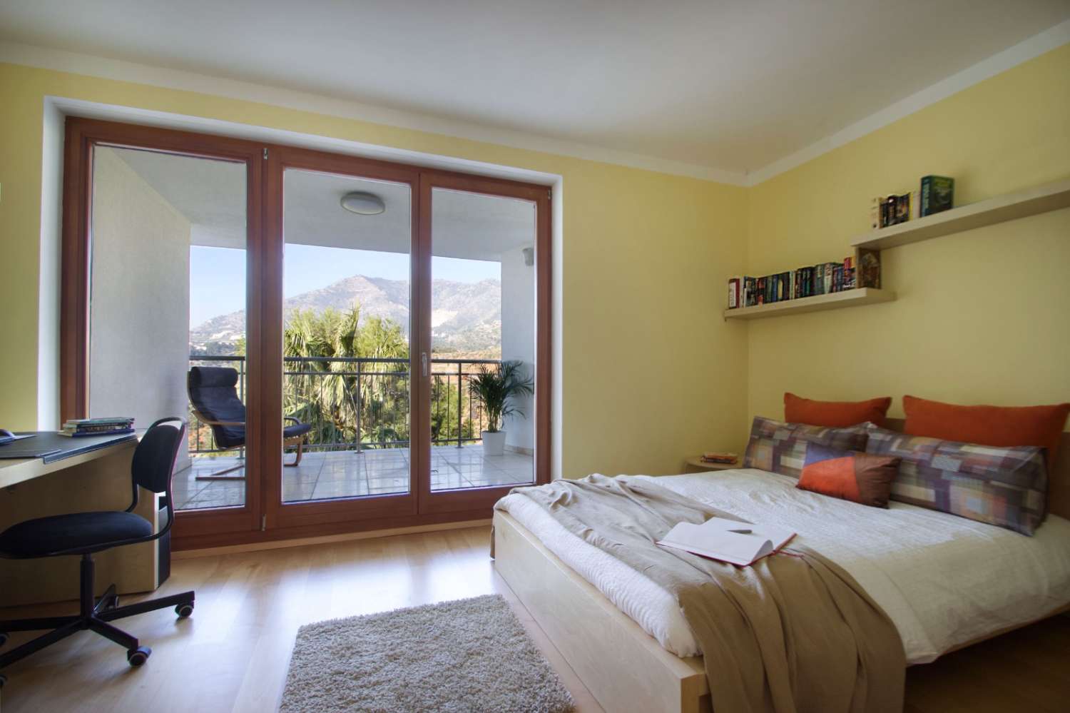 Se vende ESPECTACULAR Villa en Urbanización de Mijas con vistas panorámicas