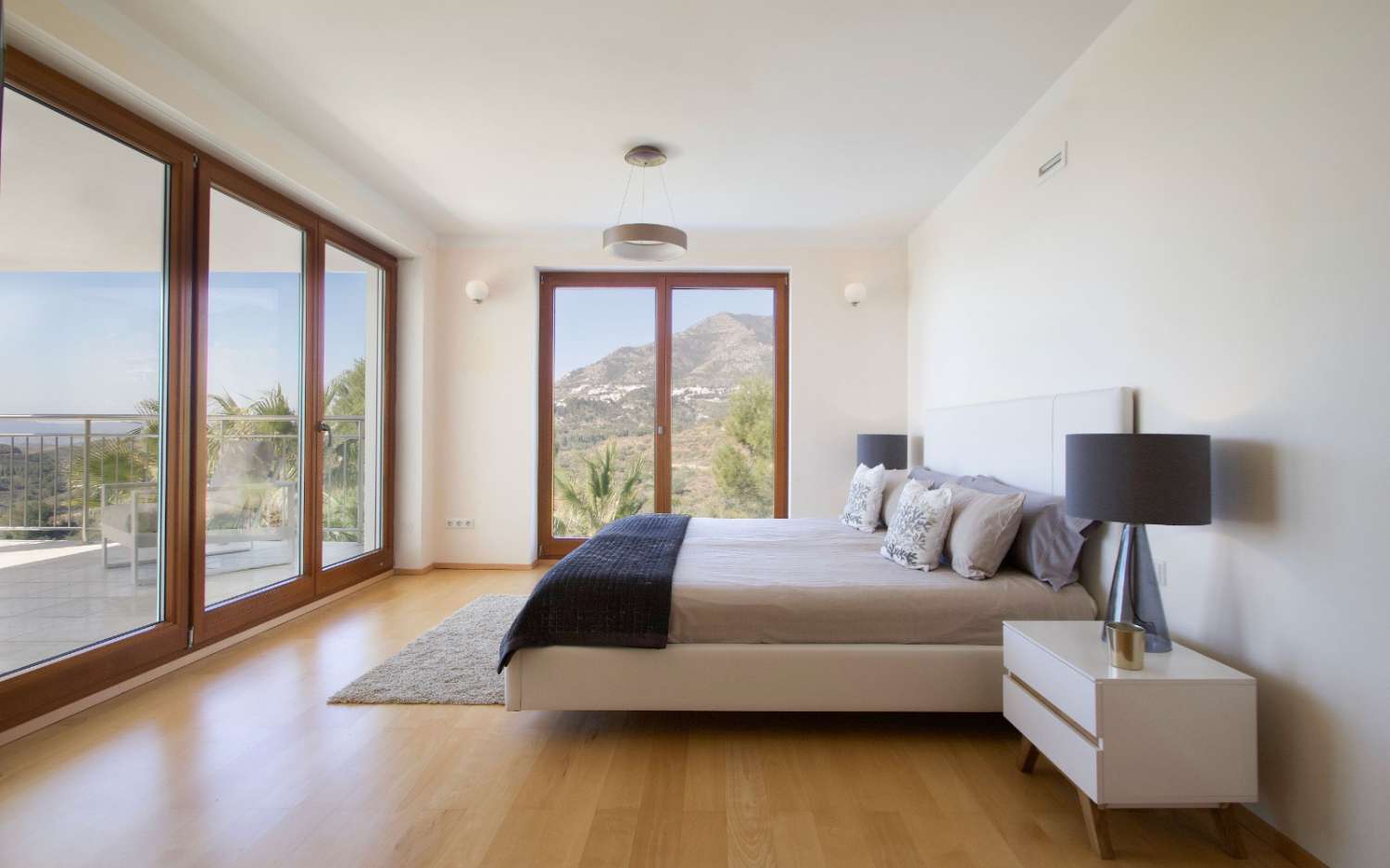 SPECTACULAIRE Villa te koop in urbanisatie van Mijas met panoramisch uitzicht