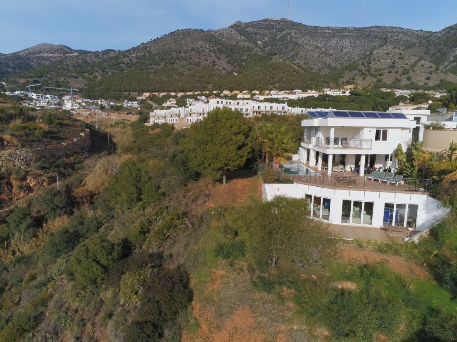 SPECTACULAR Villa for sale in Urbanization of Mijas with panoramic views