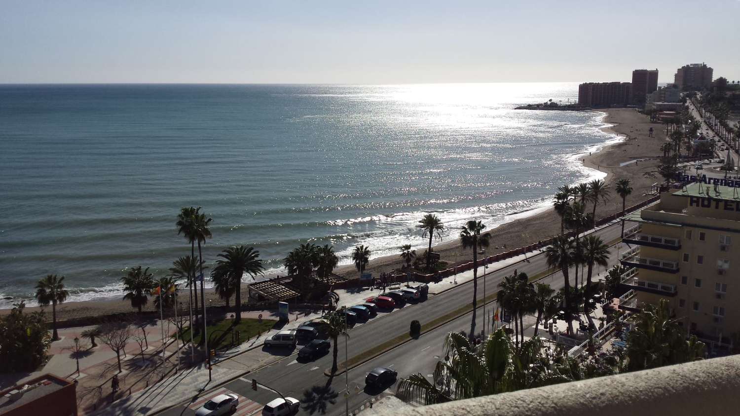 MID-SEASON. FOR RENT FROM 27.02.25-15.6.25 NICE APARTMENT ON 1ST LINE BEACH WITH SEA VIEWS IN BENALMADENA