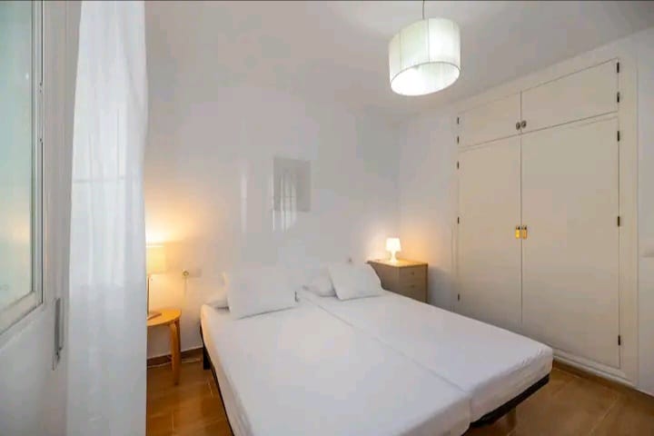 Appartamento al piano terra con 2 camere da letto recentemente ristrutturato in affitto a Benalmadena 15/09/2024 - 30/09/2025