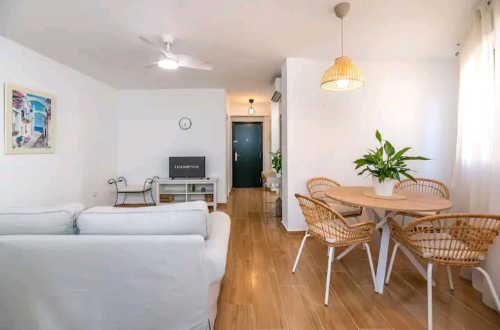 Nyoppusset leilighet med 2 soverom i første etasje til leie i Benalmadena 15/09/2024 - 30/09/2025