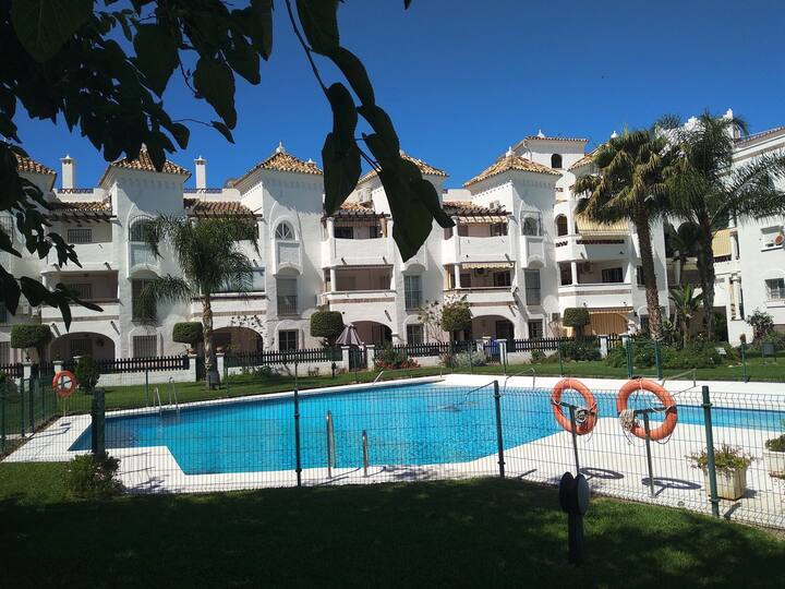 MID-SEASON. FOR RENT FROM 1.10.24-31.5.25 NICE APARTMENT IN BENALMADENA 200 METERS FROM THE BEACH