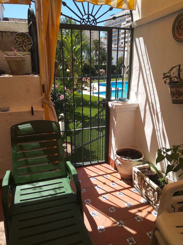 MID-SEASON. FOR RENT FROM 1.10.24-31.5.25 NICE APARTMENT IN BENALMADENA 200 METERS FROM THE BEACH