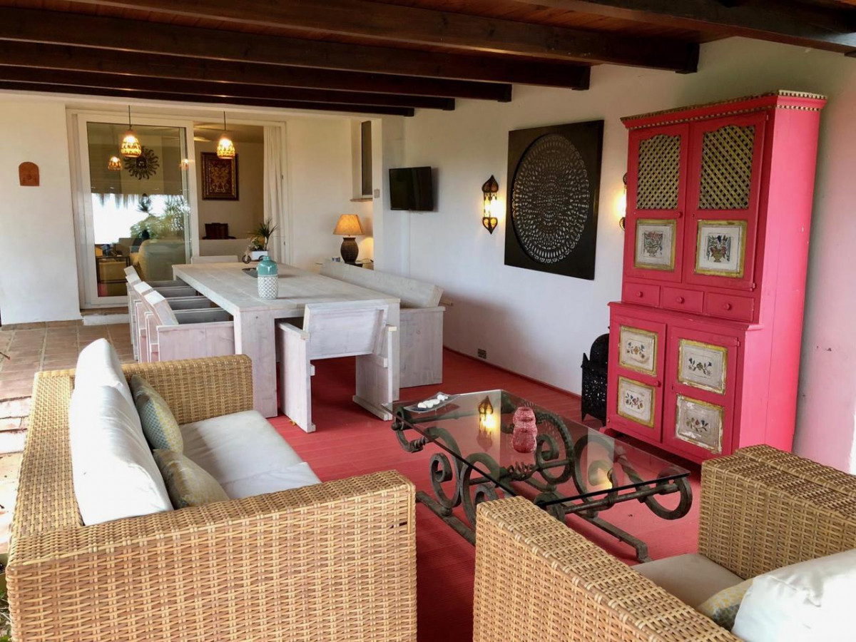FOR SALE BEAUTIFUL INDEPENDENT VILLA IN BENALMÁDENA TOWN.