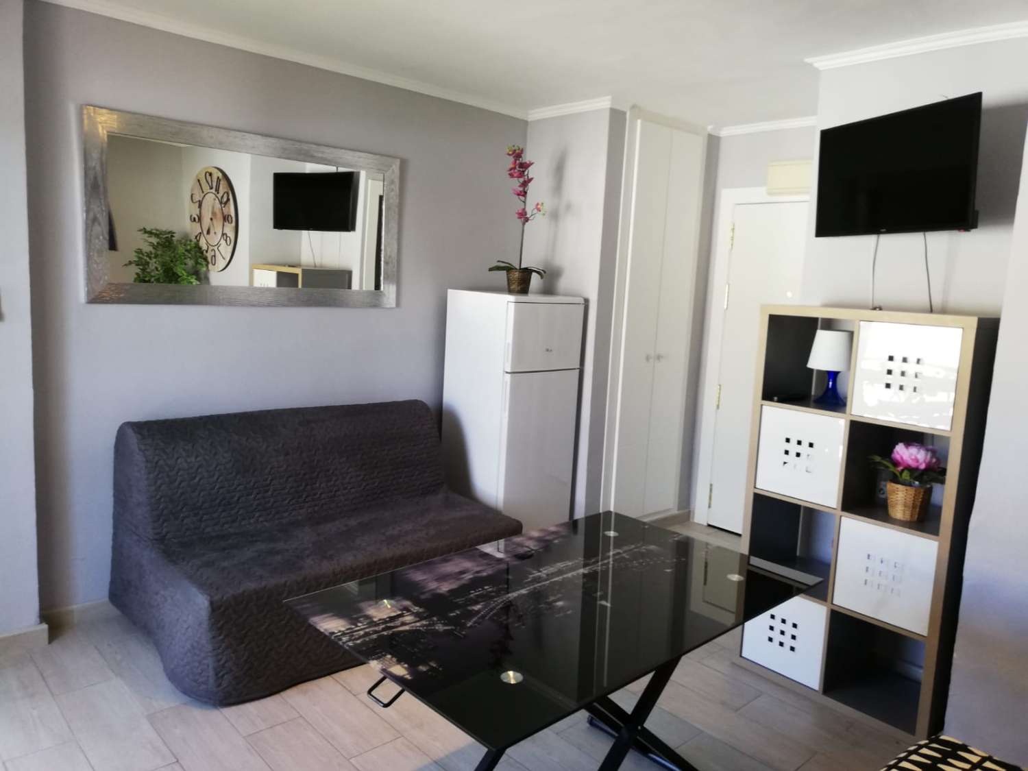 MID-SEASON For rent from 1/10/2024 to 31/5/2025 Beautiful renovated studio apartment in Benalmadena 70 meters from the beach