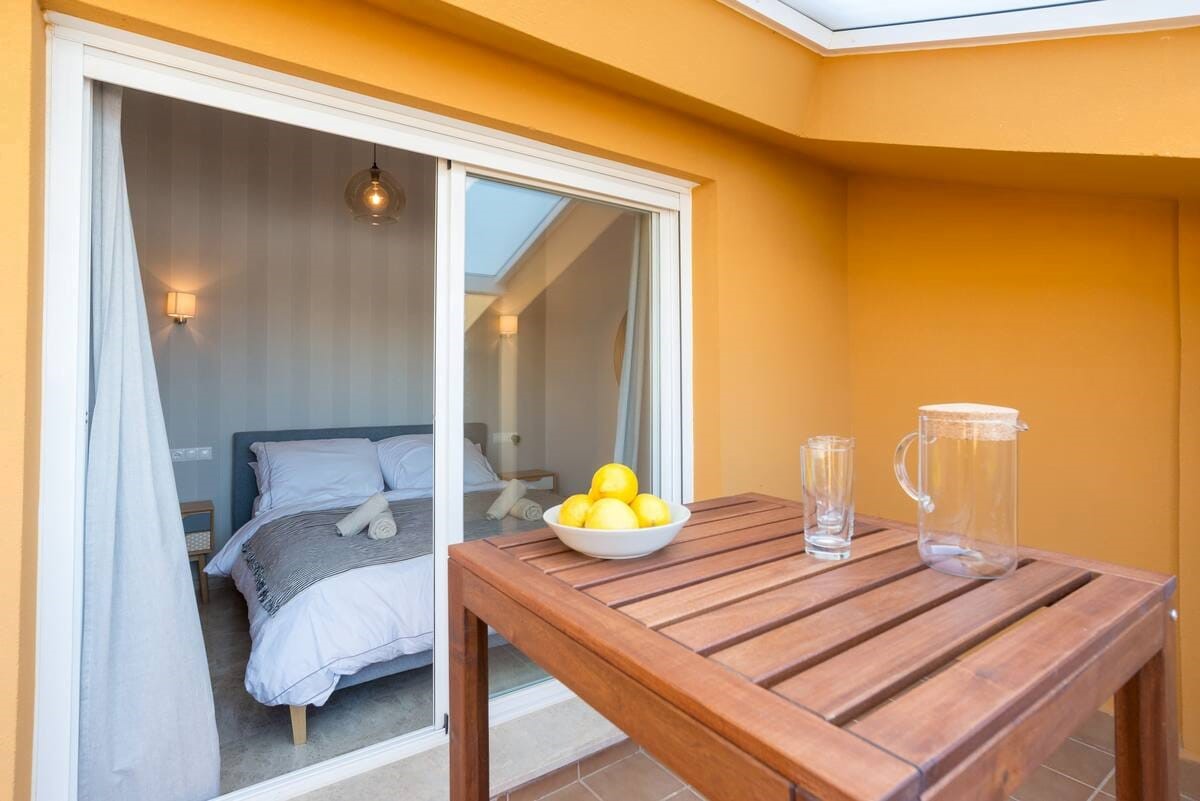 Lejes fra 01/09/2025 - 31/05/2026 Smuk duplex penthouse med havudsigt i Benalmadena.