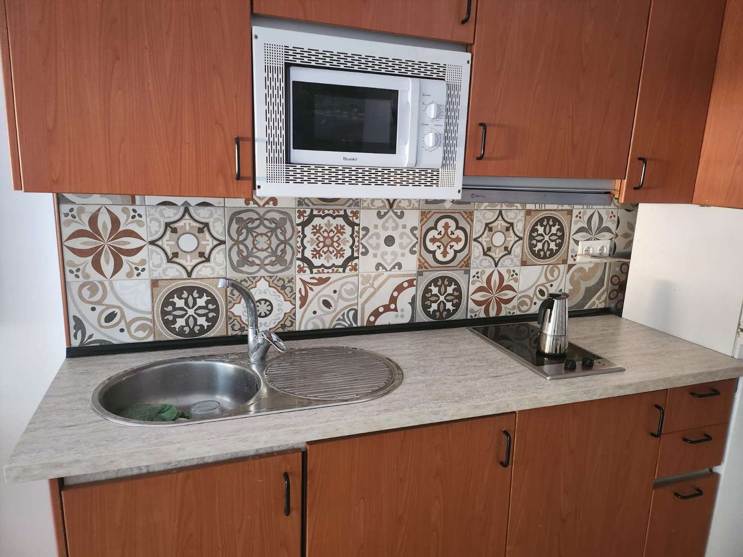Se alquila MEDIA TEMPORADA desde 15/9/25 hasta el 20/6/2026  bonito apartamento  en  Benalmádena.