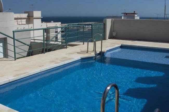 MELLEMTIDSLEJE FRA 1/9/2026 - 30/6/2027 SMUK LEJLIGHED MED HAVUDSIGT I LOS BOLICHES (FUENGIROLA)