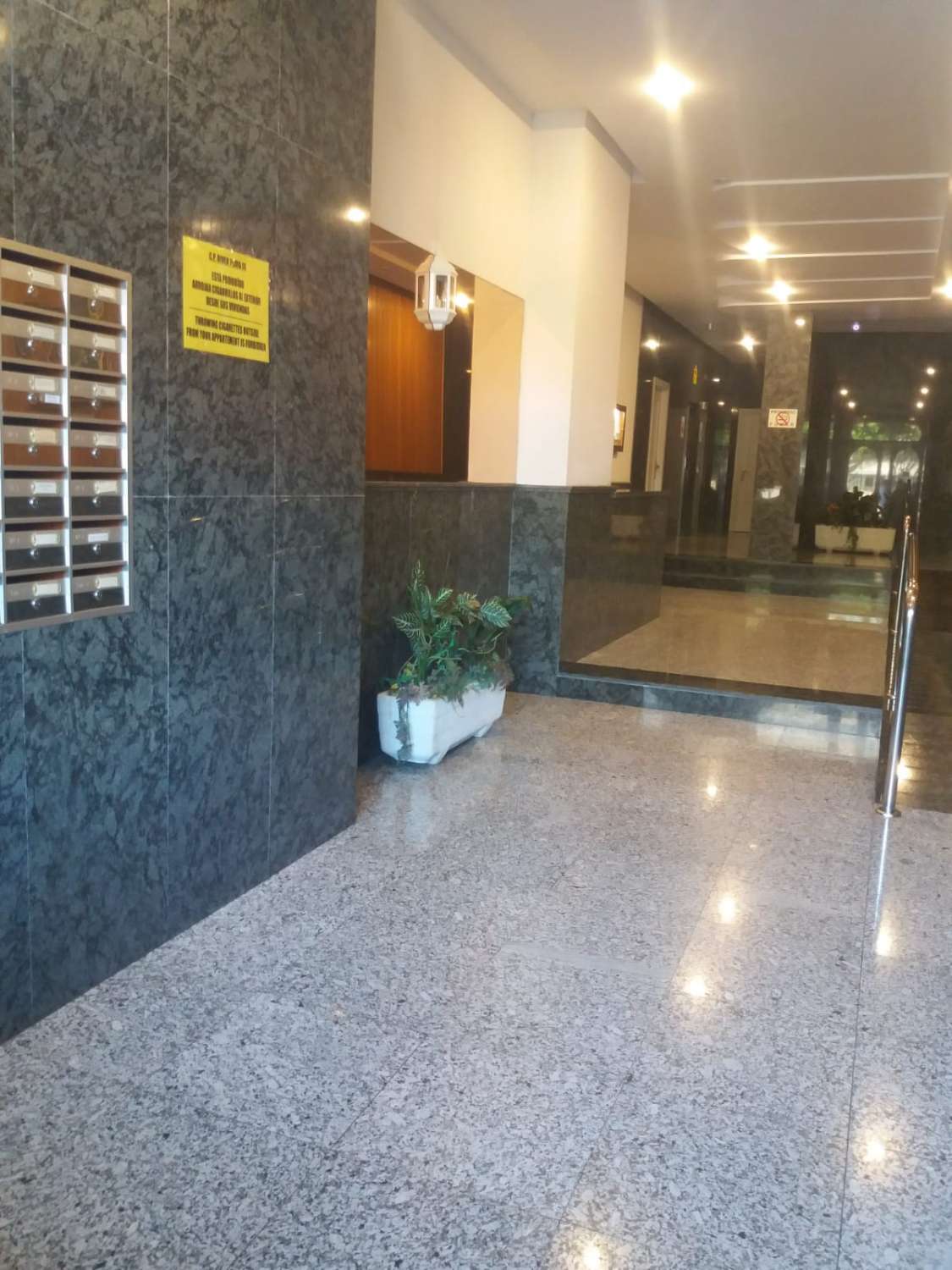 MELLEMTIDSLEJE FRA 1/9/2026 - 30/6/2027 SMUK LEJLIGHED MED HAVUDSIGT I LOS BOLICHES (FUENGIROLA)