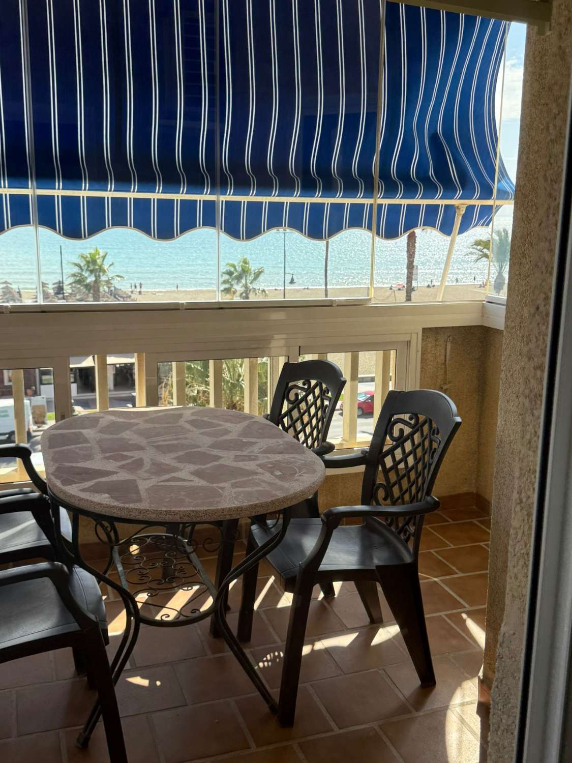 For rent from 01/10/2026 -30/06/2027 magnificent apartment on the 1st line of the beach in Los Alamos.