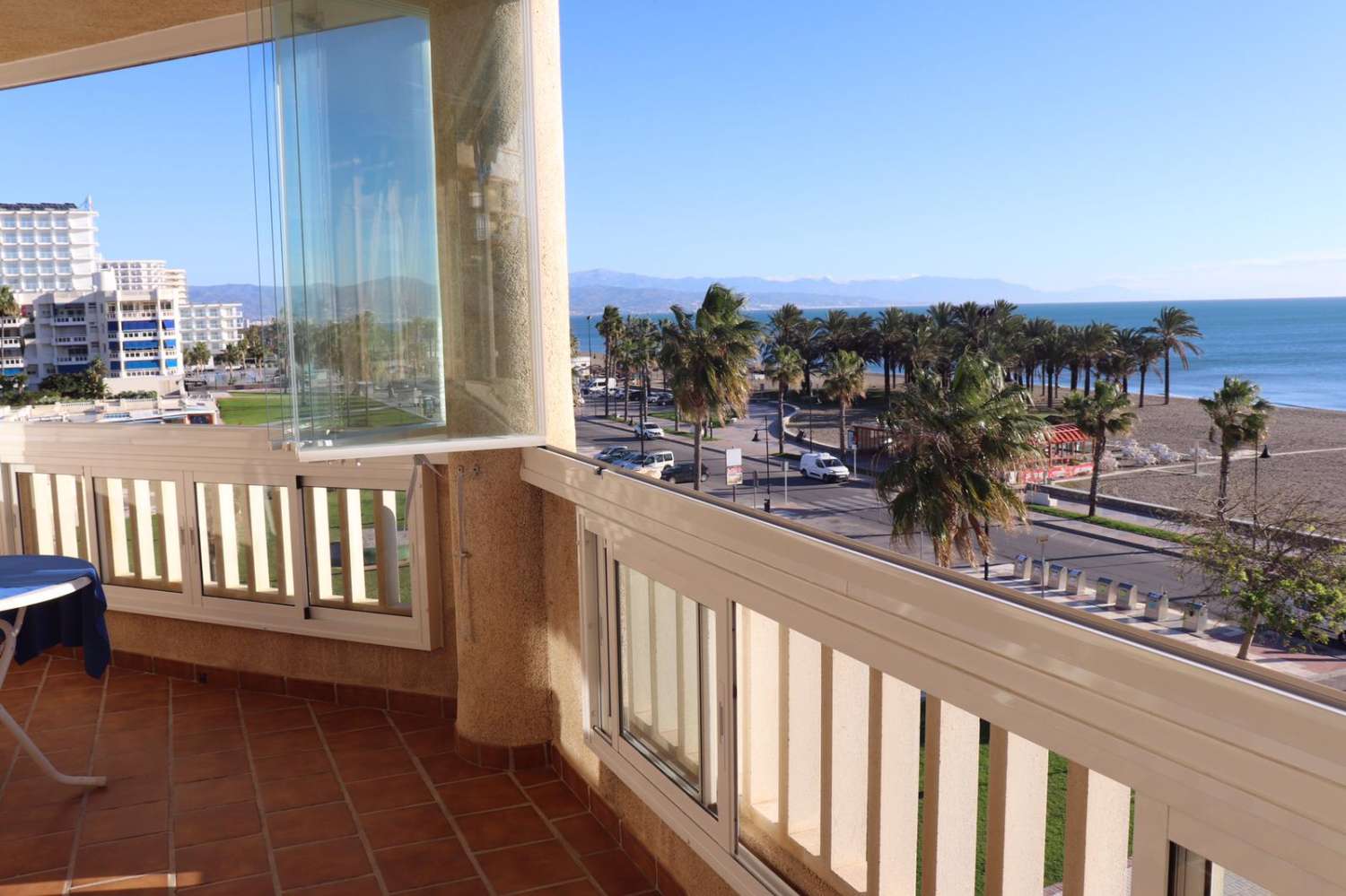 For rent MID SEASON from 01/10/2024 -31/03/2025 magnificent apartment on the 1st line of the beach in Los Alamos.