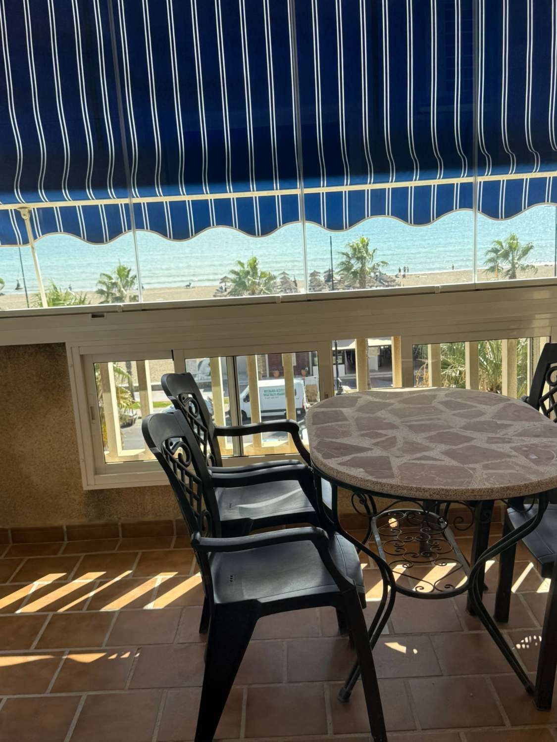 For rent from 01/10/2026 -30/06/2027 magnificent apartment on the 1st line of the beach in Los Alamos.