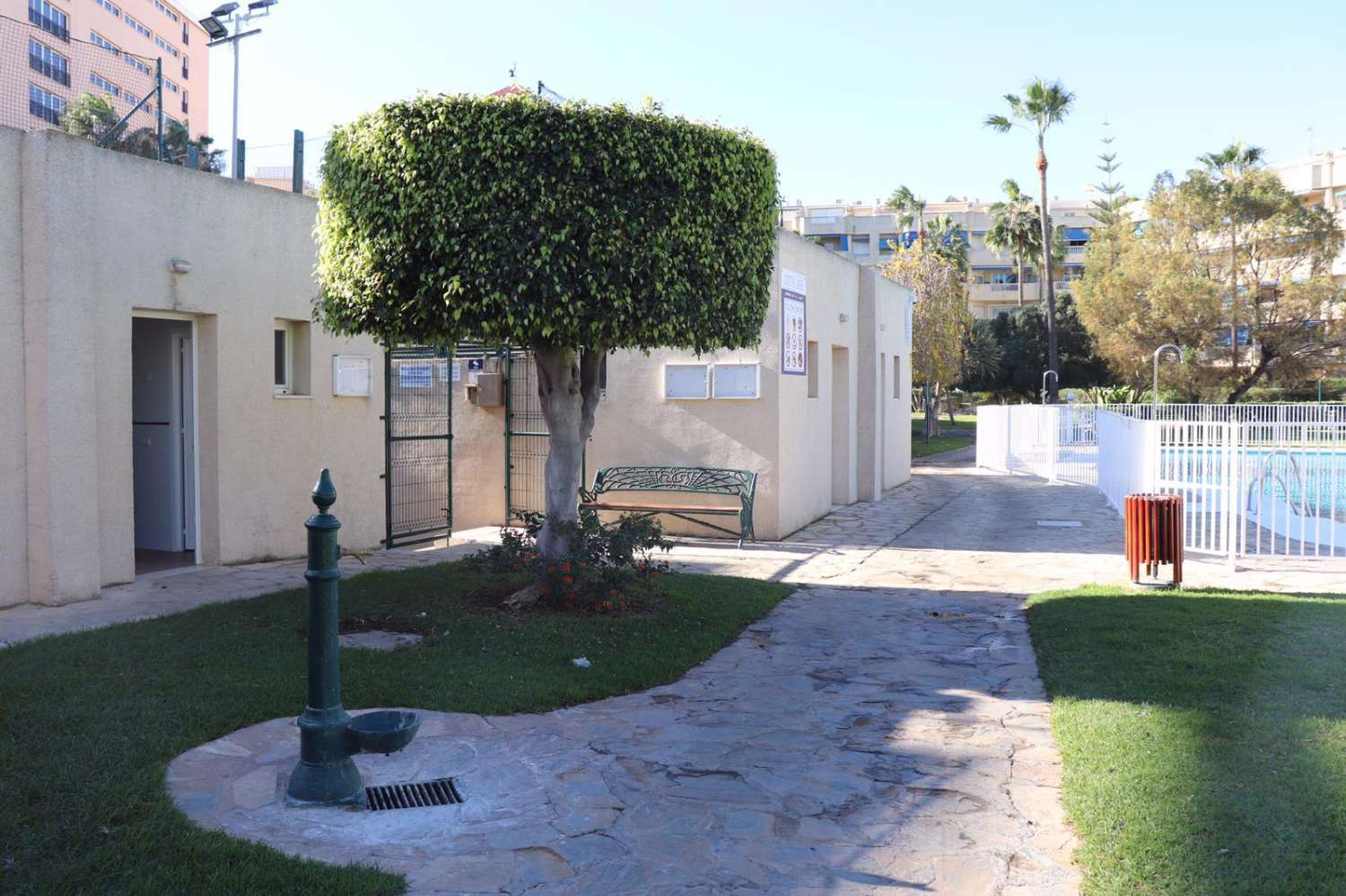 For rent MID SEASON from 01/10/2024 -31/03/2025 magnificent apartment on the 1st line of the beach in Los Alamos.