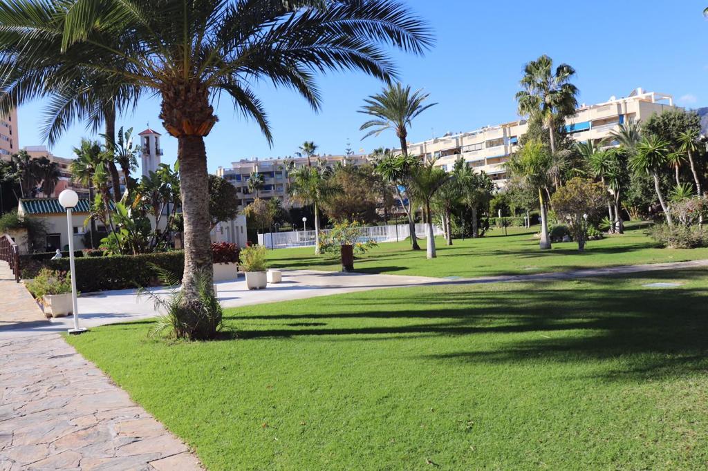 For rent MID SEASON from 01/10/2024 -31/03/2025 magnificent apartment on the 1st line of the beach in Los Alamos.