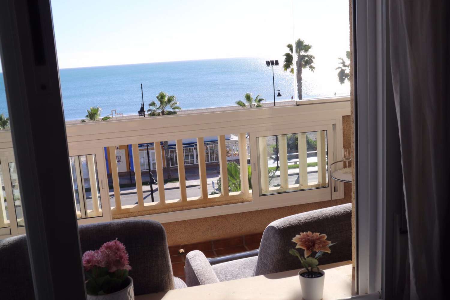 For rent MID SEASON from 01/10/2024 -31/03/2025 magnificent apartment on the 1st line of the beach in Los Alamos.