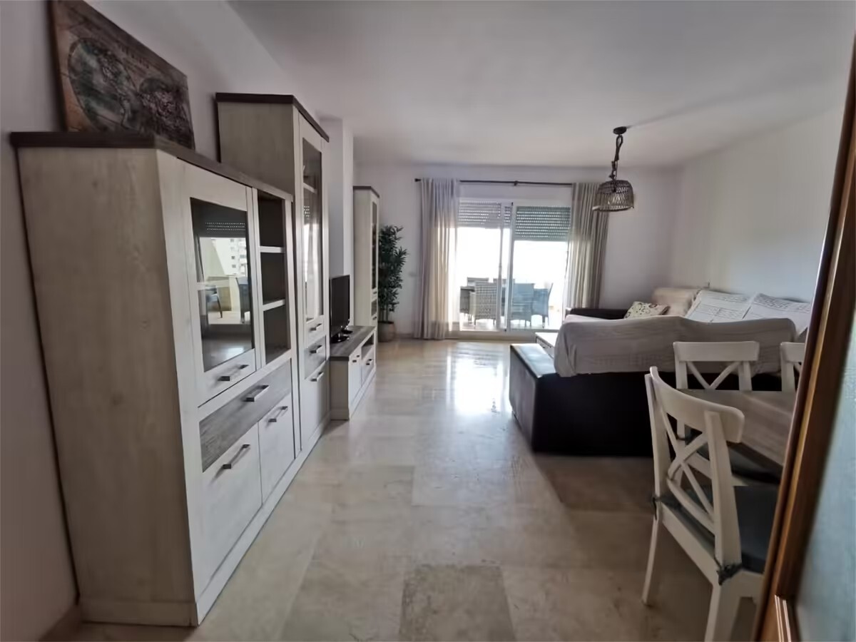 Beautiful apartment for rent from 01/10/2024 - 30/06/2025 with sea views in Fuengirola