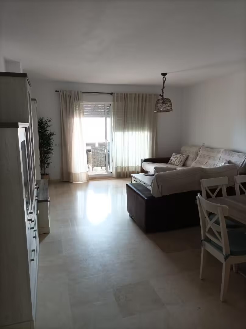 Beautiful apartment for rent from 01/10/2024 - 30/06/2025 with sea views in Fuengirola