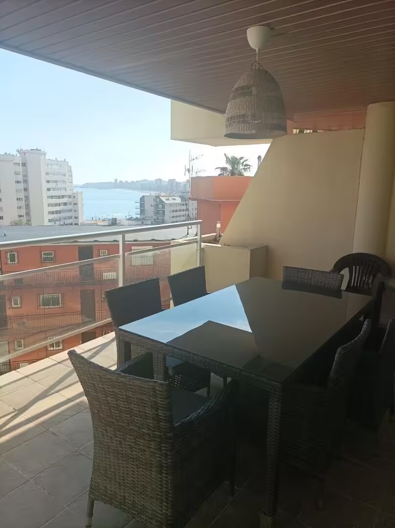 Mooi appartement te huur van 01/10/2024 - 30/06/2025 met zeezicht in Fuengirola