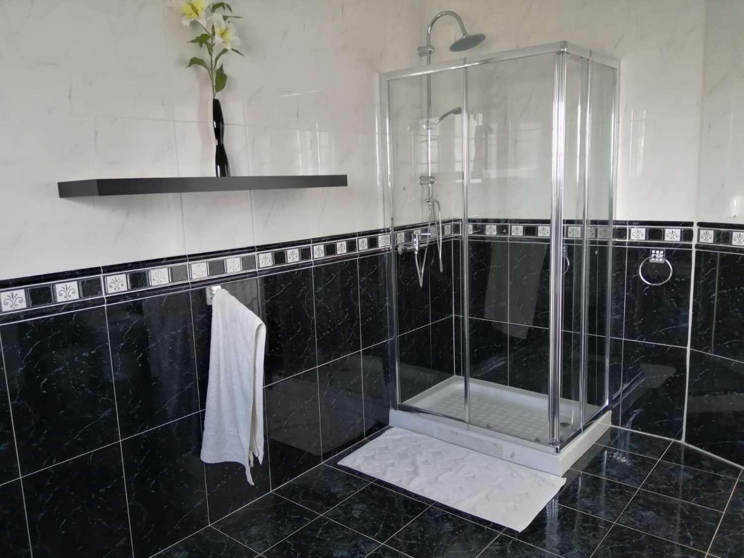 SE ALQUILA MEDIA TEMPORADA DESDE  01/09/2026- 30/06/2027   MAGNIFICA VILLA INDEPENDIENTE  EN BENALMÁDENA