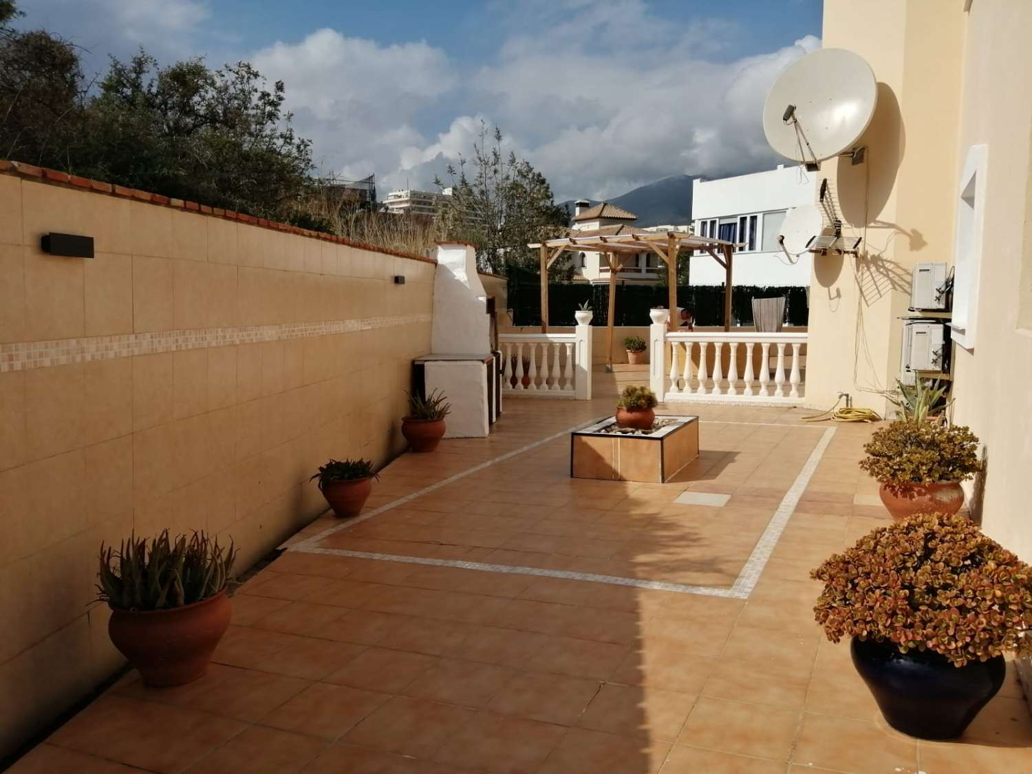 SE ALQUILA MEDIA TEMPORADA DESDE  01/09/2026- 30/06/2027   MAGNIFICA VILLA INDEPENDIENTE  EN BENALMÁDENA