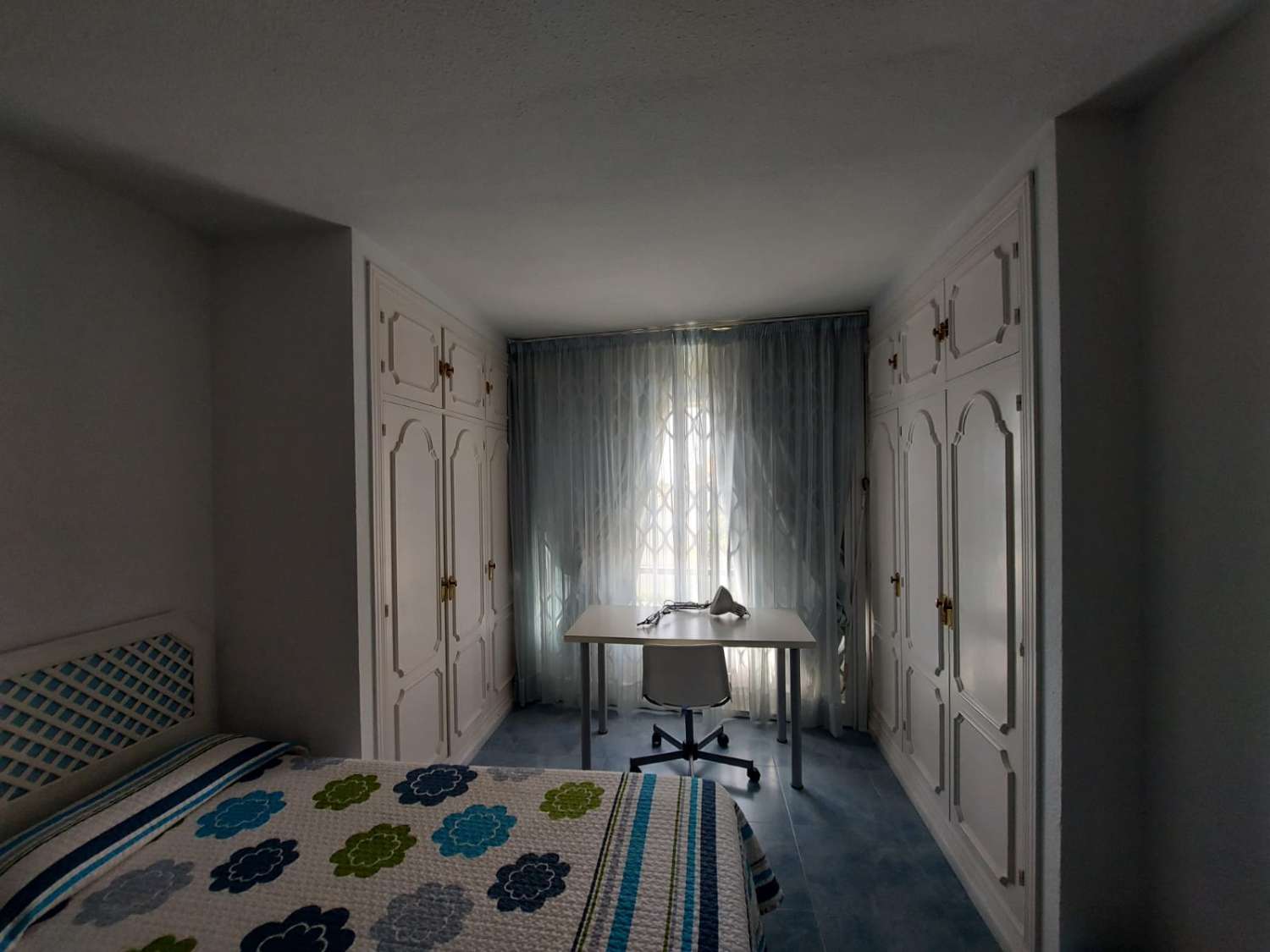 Mi-saison . A louer du 1.9.25-30.6.2026 magnifique appartement avec vue sur la mer sur la 1ère ligne à Benalmadena