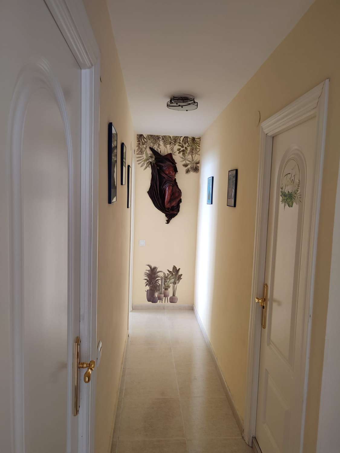 Vuokrattavissa 01.10.2026 - 31.05.2027 1st line beach -asunto Benalmadenassa.