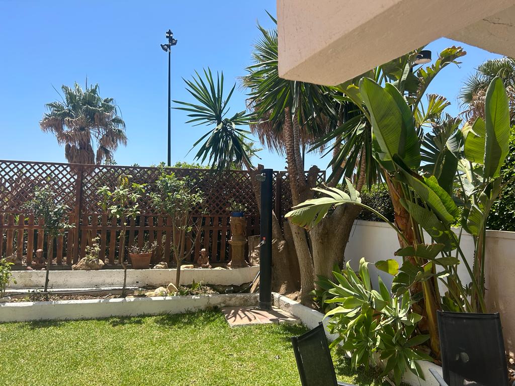 For rent Mid Season from 1/09/2024- 30/06/2025, beautiful apartment on 1st line of beach in Fuengirola .