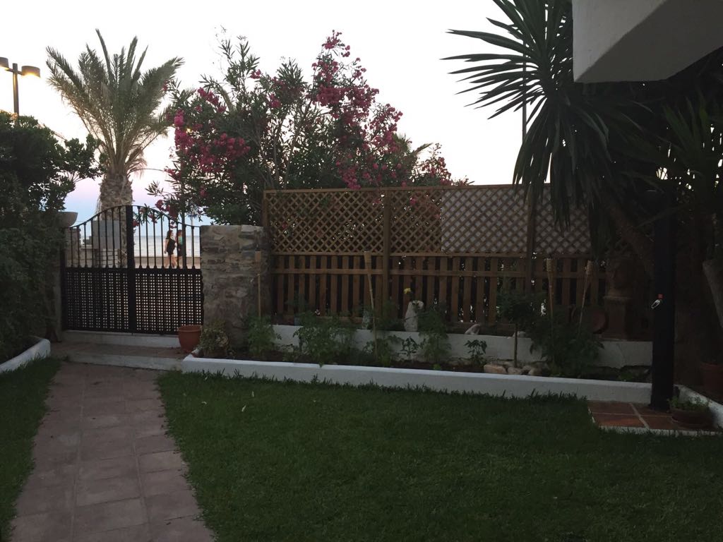 For rent Mid Season from 1/09/2024- 30/06/2025, beautiful apartment on 1st line of beach in Fuengirola .