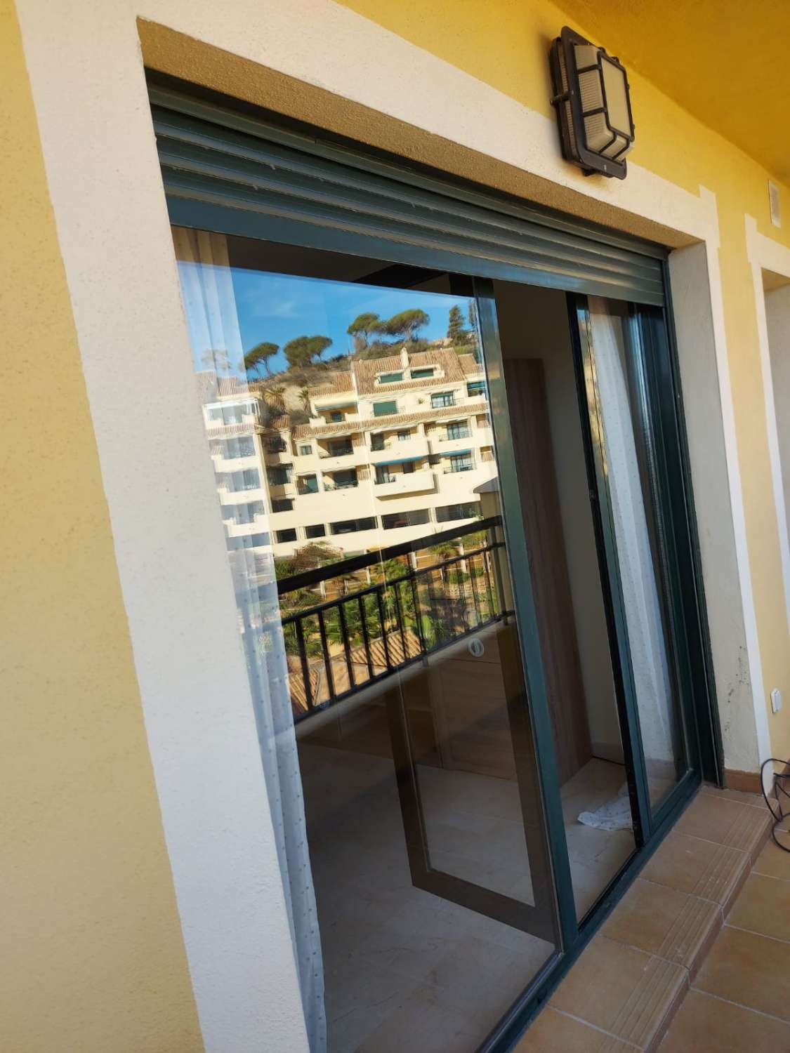 Tussenseizoen Huur van 1/9/2024 - 30/6/2025 en van 1-31/7/2024 en van 1/8/-14/8/2024 mooi appartement met uitzicht op zee in Benalmádena.