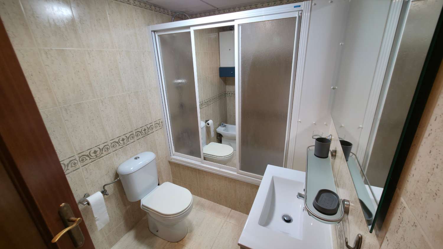 FOR RENT FROM 15/09/25 - 25/06/2026 BEAUTIFUL APARTMENT IN BENALMADENA ON THE 2ND LINE OF THE BEACH