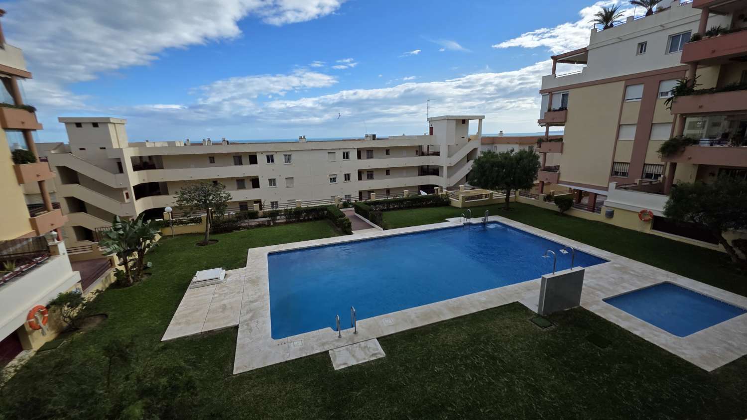 FOR RENT FROM 15/09/25 - 25/06/2026 BEAUTIFUL APARTMENT IN BENALMADENA ON THE 2ND LINE OF THE BEACH