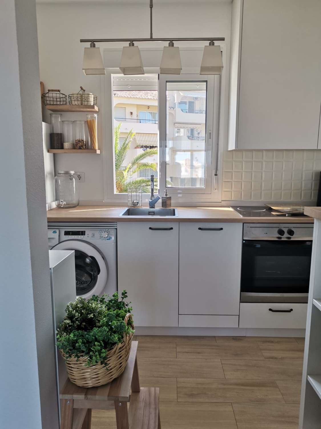 FOR RENT HALF A SEASON FROM 01/09/2025 - 30/06/2026 BEAUTIFUL APARTMENT WITH SEA VIEWS IN TORREBLANCA DEL SOL, FUENGIROLA.