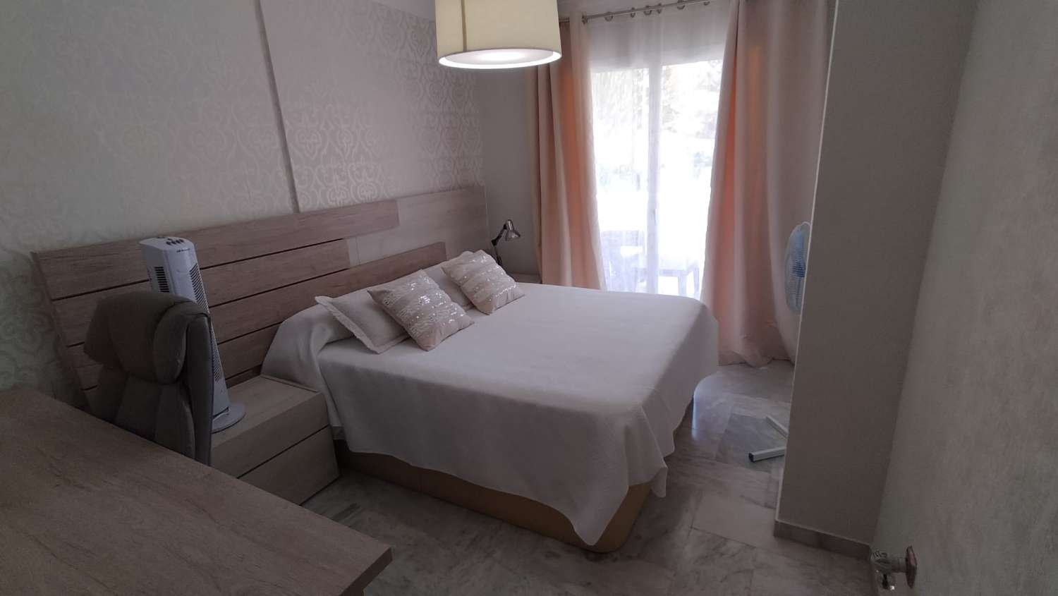 TE HUUR VANAF NU TOT 30-6-26 PRACHTIGE TWEE-EEN-KAP VILLA IN BENALMÁDENA, TORREQUEBRADA.