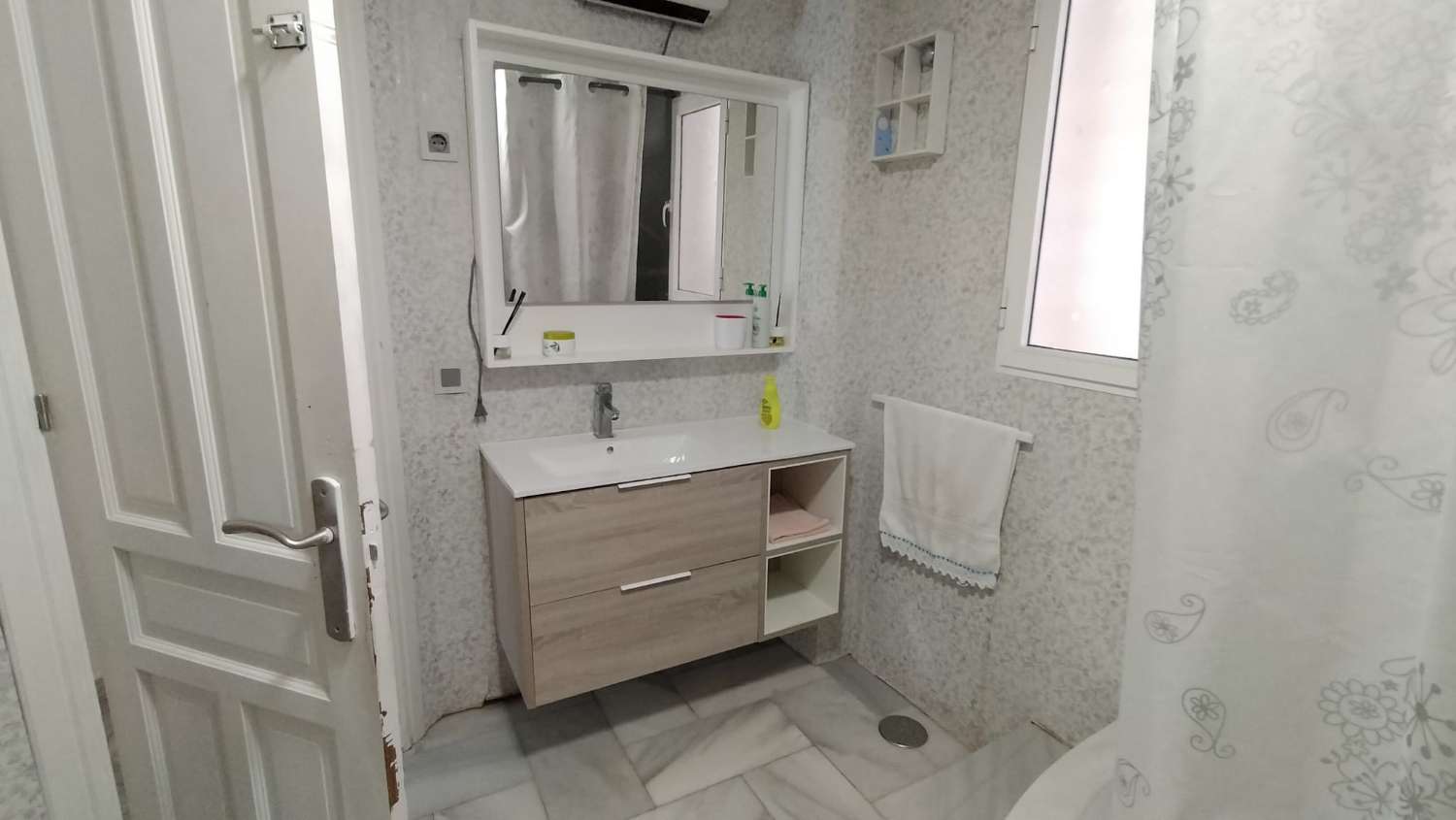 TE HUUR VANAF NU TOT 30-6-26 PRACHTIGE TWEE-EEN-KAP VILLA IN BENALMÁDENA, TORREQUEBRADA.